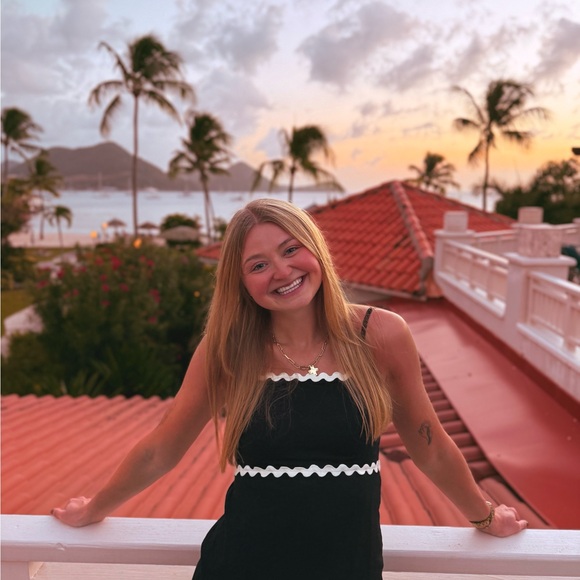 lauraelong22